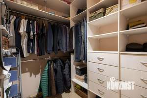 4-к квартира, вторичка, 130м2, 3/10 этаж