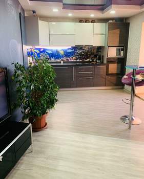 4-к квартира, вторичка, 90м2, 8/9 этаж