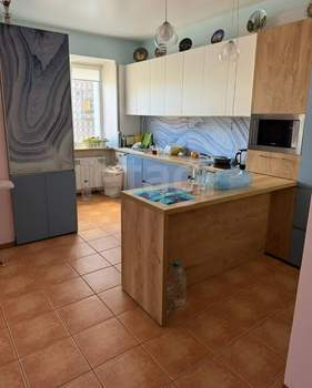 4-к квартира, вторичка, 121м2, 4/6 этаж